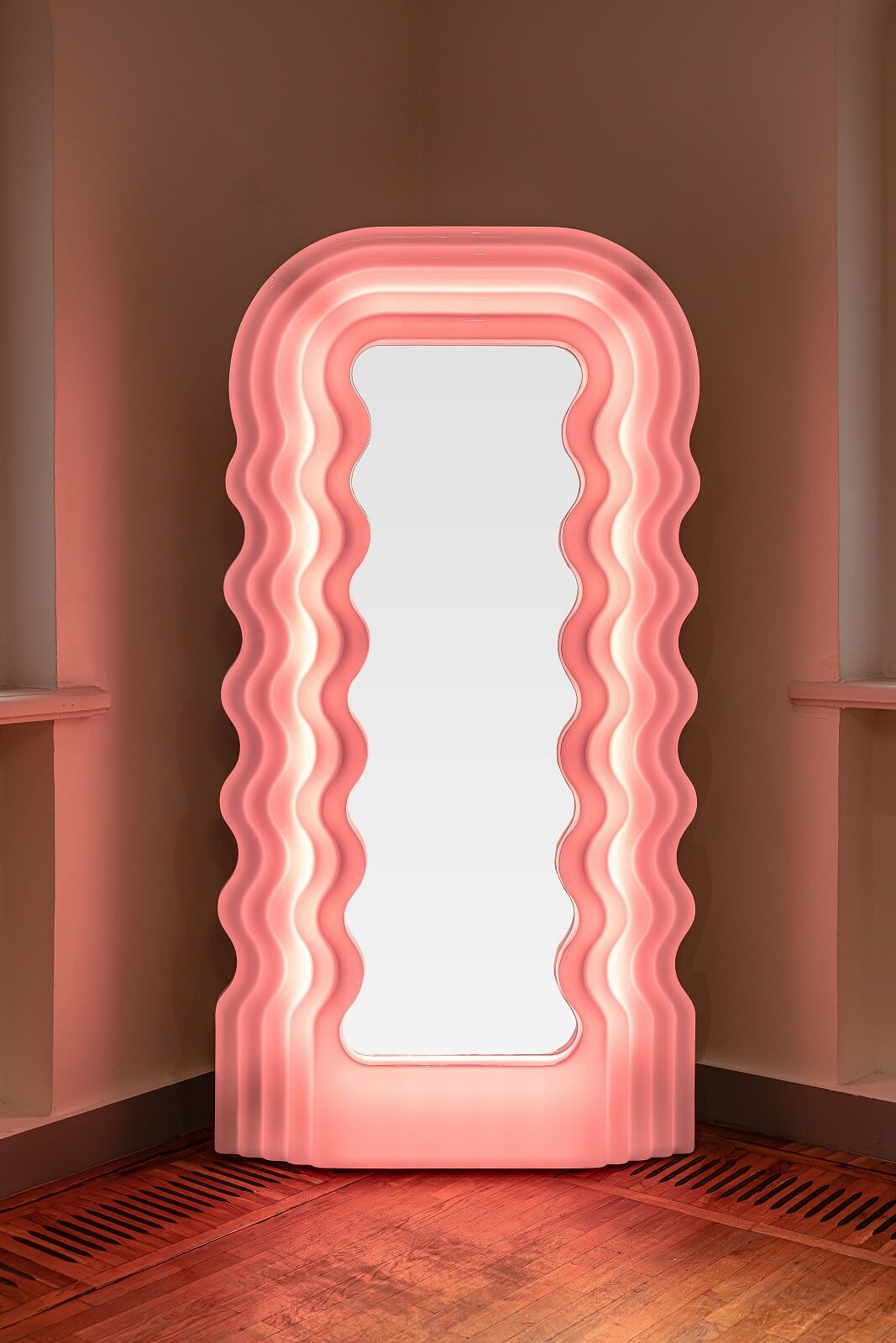 Mirror Ultrafragola by Ettore Sottsass for sale
